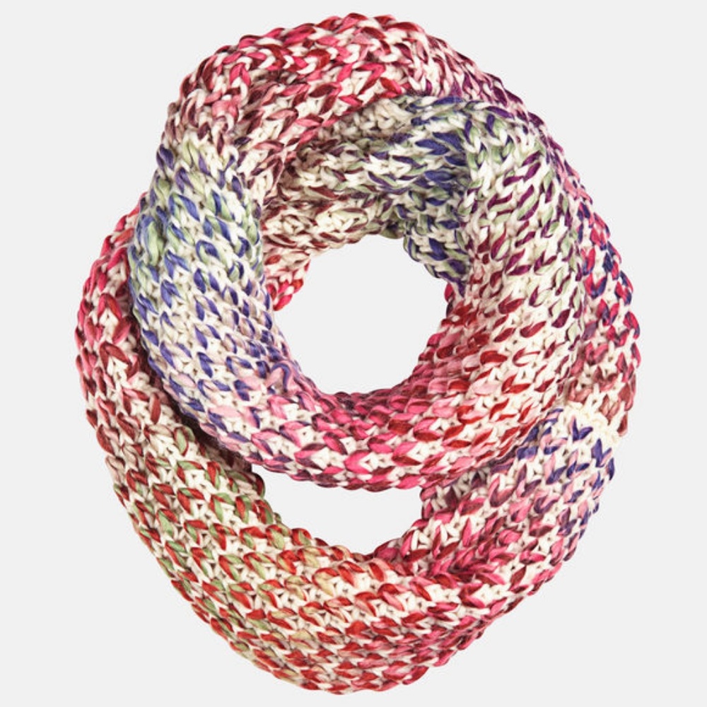 NWOT Avenue Cream and Color Eternity Scarf